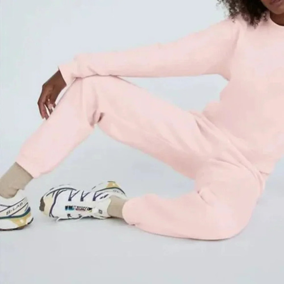 Aritzia TNA Cozy  Fleece Mid Rise Basic Sweatpants Crystal Pink Size Small - Picture 2 of 14
